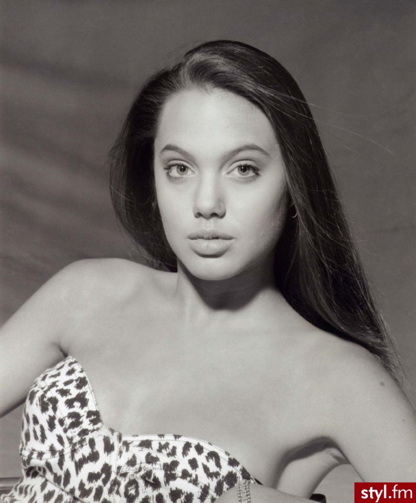 ANGELINA JOLIE - Misz-masz