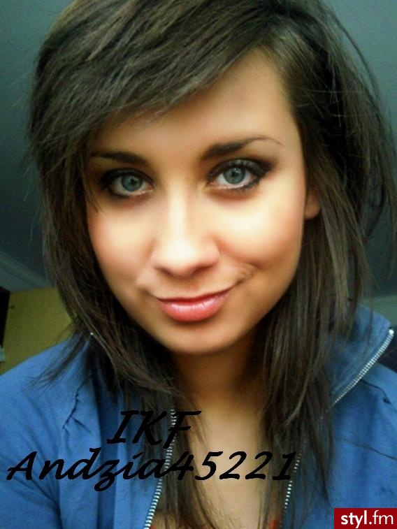Średnie Fryzury