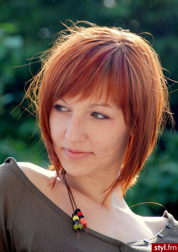 jak juz jest to pisać - Średnie Fryzury