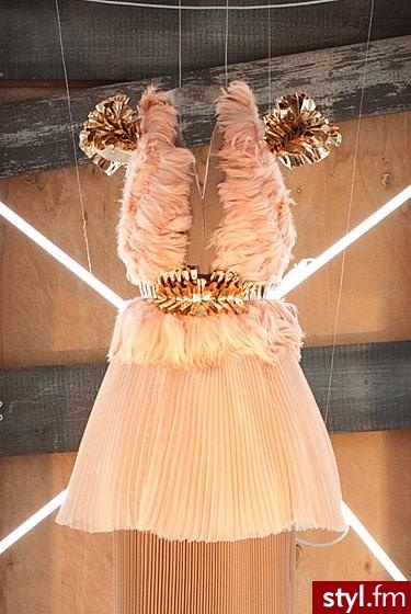 Sukienki Moda