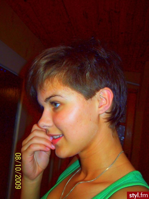 . - Krótkie Fryzury