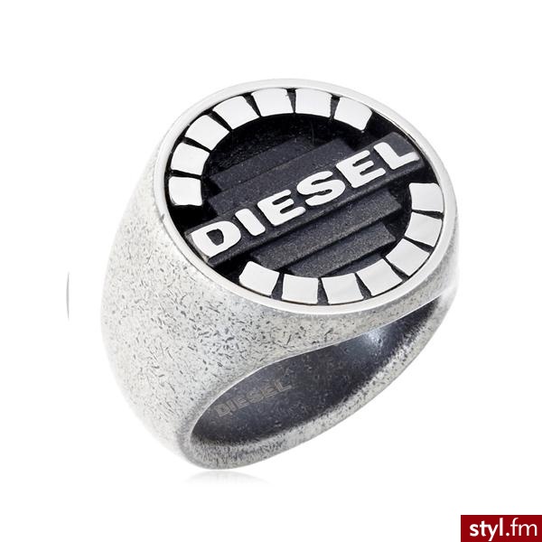 BIŻUTERIA MĘSKA DIESEL - SYGNET  DX0655040 Rozmiar 18 - Pierścionki Biżuteria Moda