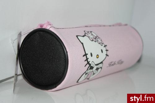 Piórnik Hello Kitty. Znalezione na allegro.
Piórnik Hello Kitty tuba.
Cena ok. 15 zł. - Misz-masz