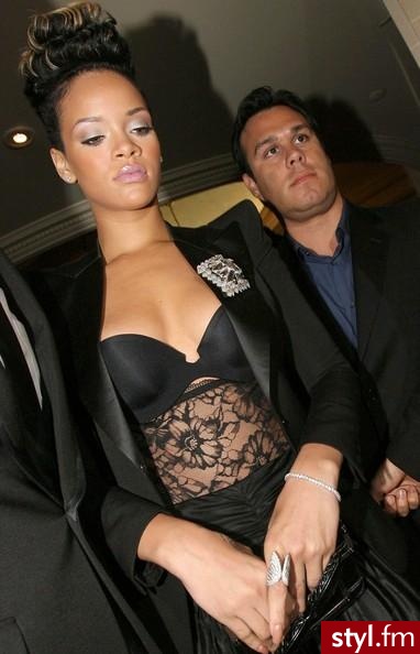 riri Fashion Show In Paris - Moda uliczna Inne Moda