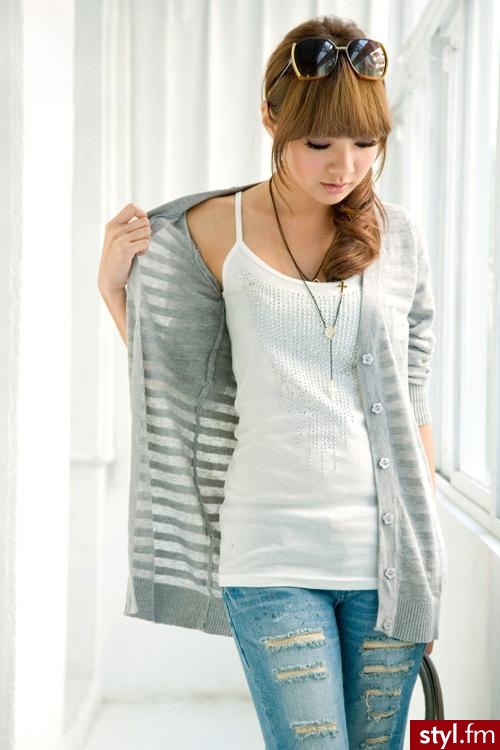 Szary sweterek. http://allegro.pl/2620-szara-bluzka-narzutka-sweterek-japan-style-i1299759958.html - Pozostałe Ciuchy Moda