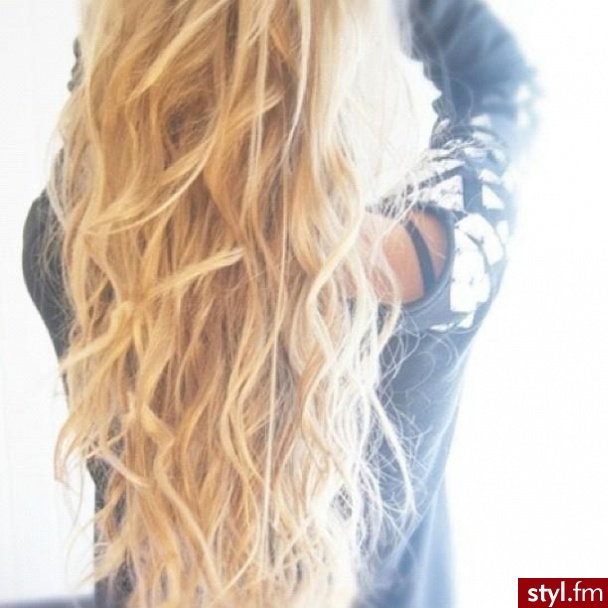 Blond Rozpuszczone Kręcone Na co dzień Długie Fryzury