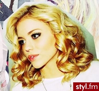 Blond Rozpuszczone Kręcone Na co dzień Średnie Fryzury