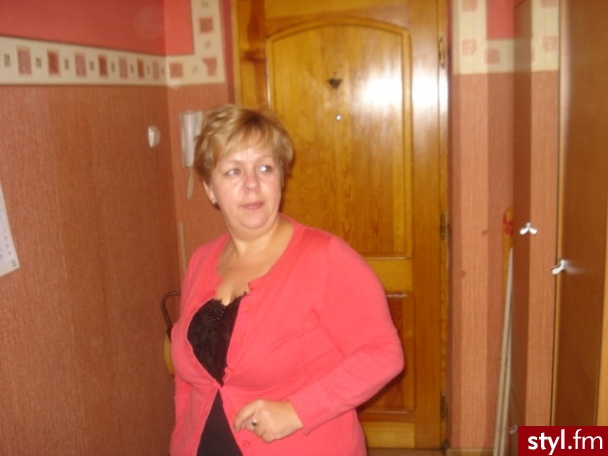 jestem osoba niska z okraglosicami nie umiem dobrac sobie ubioru do mojej sylwtki,bardzo prsze o dobranie ubioru moze byc elegancki jak i sportowy i tai jak sie chodzi na codzien - Tuniki Ciuchy Moda