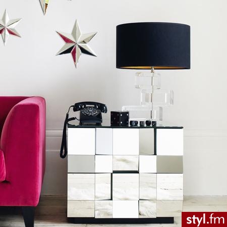 komoda obłożona małymi kwadratowymi lusterkami - 485 GBP - Gadżety Inne Moda