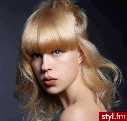 Średnie Fryzury