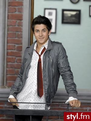 David Henrie - Średnie Męskie Fryzury