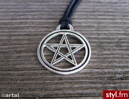 Jubileo.pl WISIOREK SREBRNY PENTAGRAM kolor srebrny metal amulety ar301 - Wisiorki Biżuteria Moda