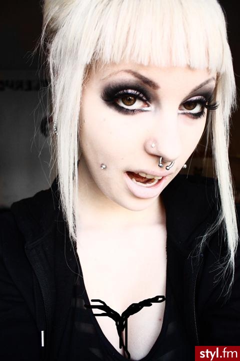 Średnie Fryzury