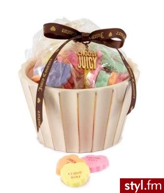 Słodkości od Dylan’s Candy Bar, ślicznie zapakowane przez Juicy Couture. :) Cena: $38! - Misz-masz