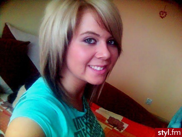 Blond - Średnie Fryzury