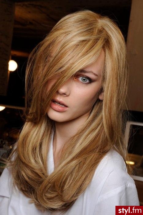 Blond Rozpuszczone Proste Na co dzień Średnie Fryzury