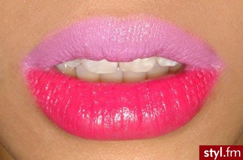 USTA USTA. 1 usta - MAC Morange Lipstick on top with MAC Show Orchid Lipstick
2 usta - MAC Lavender Whip (a light lavender) on top and MAC Impassioned Lipstick (a fuchsia) - Makijaże