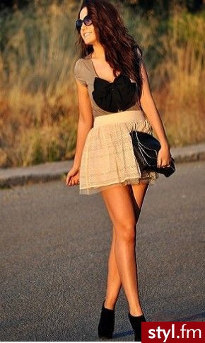 Średnie Spódnice Moda