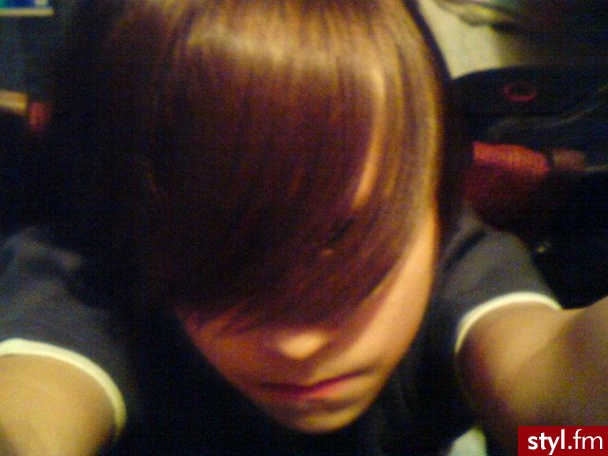-----------------
BZ KMNTRZ!!!!!!!! - EMO Alternatywne Średnie Fryzury