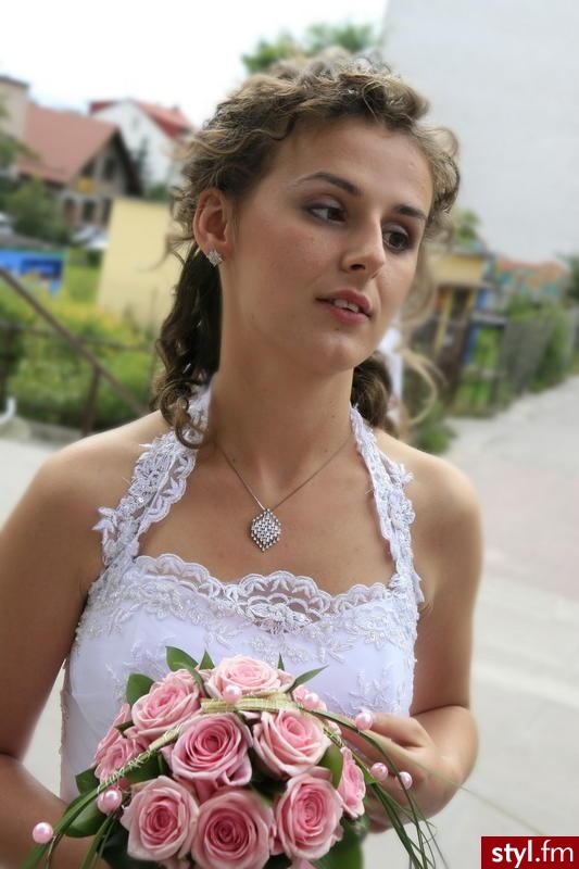 Ślubne Średnie Fryzury