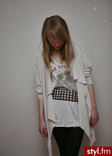 Jeżeli zdjęcie znajduje się już w galerii poproszę o link - Moda uliczna Inne Moda
