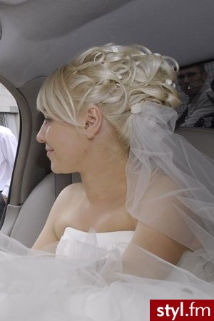 Ślubne Długie Fryzury