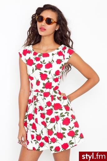 Sukienki Moda