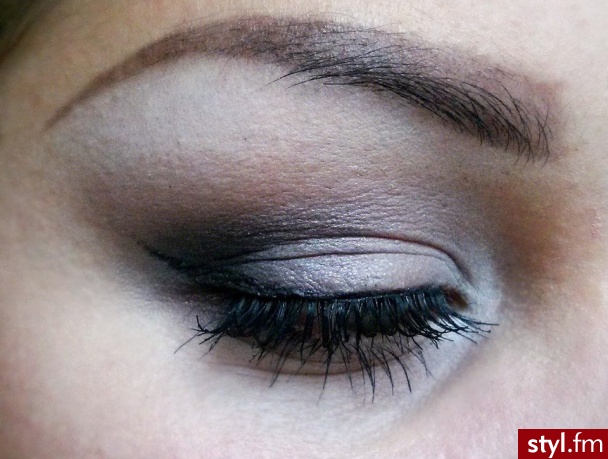 www.facebook.com/beautybynm
https://www.facebook.com/beautybynm/photos/a.644827498963340.1073741828.644802582299165/656988377747252/?type=1 - Dzienne Makijaże