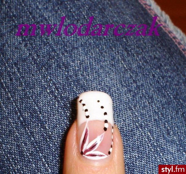 Autor: mwlodarczak french z biało - czarnym wzorkiem. Autor: <b>mwlodarczak</b><br /> - Paznokcie