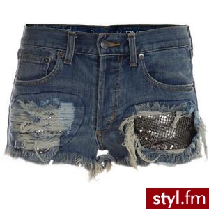 Erin Wasson Jeansshorts - Polyvore. Pobrano ze strony: http://www.polyvore.com/erin_wasson_jeansshorts/thing?id=16101358 - Pozostałe Ciuchy Moda