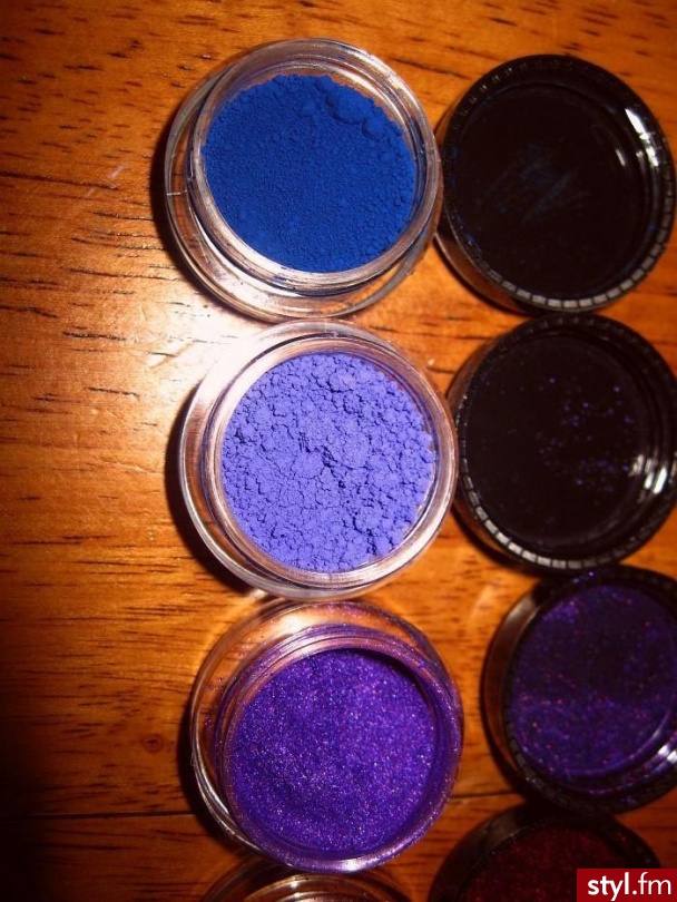 Glamour Doll Eyes Eye Shadow. Ahoy Sailor!, Tokyo, Glam Girl
Glam Girl, Lover's Lane, Bleeding Love - Makijaże