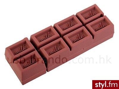 Pendrive pod postacią apetycznej czekolady ;) Cena: $17 (2GB), $22 (4GB) i $29 (8GB) - Gadżety Inne Moda