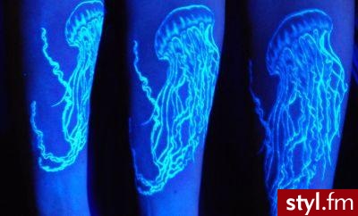 .. Black Light Tattoo - Tatuaże, świecące w ciemności, w dzień wyglądają niestety jak blizna. - Tatuaże