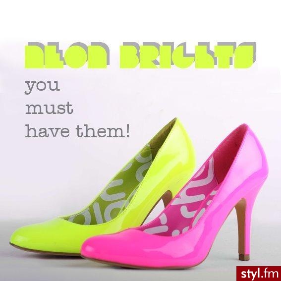 Butki dostępne w trzech kolorach różowe, zielone oraz czarne:) dostępne w salonach HEAVY DUTY...firma Marisha:) Obcas ok 10cm: - Pozostałe Buty Moda