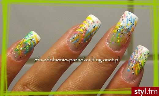french z kolorowymi maziajami :)  na moich naturaskach... French z kolorowymi maziajami :) 
na moich naturaskach...
Pozdrawiam :) - Paznokcie