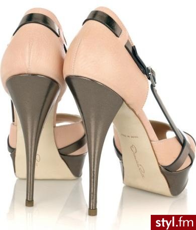 buty. Oscar de la Renta 
Jeżeli już jest roszę o link - Pozostałe Buty Moda