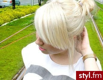 Średnie Fryzury