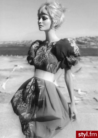 Sukienki Moda