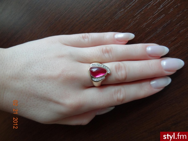 Pierścionek z żółtego złota z rubinem i cyrkoniami - SPRZEDAM ! ! ! - Pierścionki Biżuteria Moda