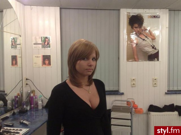 SALON"102PROCENT URODY" UL.POZNAŃSKA 50 POZNAŃ - Średnie Fryzury