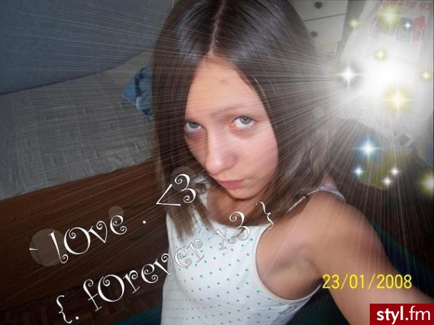 . - Średnie Fryzury