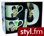 Komplet filiżanek z Audrey Hepburn. 
www.empik.com - Moje biurko Wnętrza