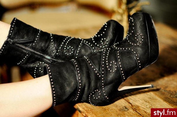 Jeżeli zdjęcie znajduje się już w galerii poproszę o link - Pozostałe Buty Moda