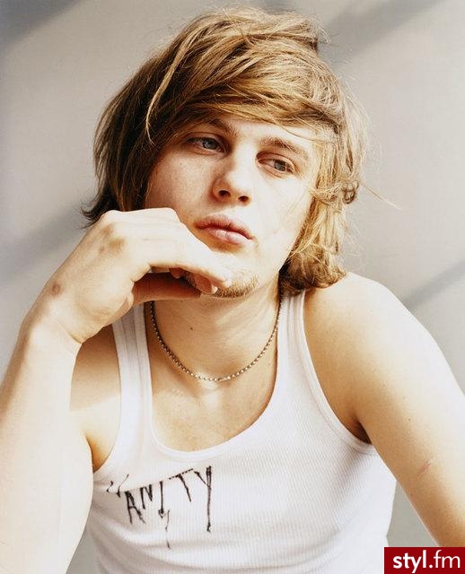 Michael Pitt - Średnie Męskie Fryzury