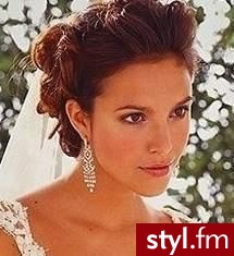 fryzury na studniówkę. Fryzury ślubne, wieczorowe. fryzury na studniówkę - Internetowy Katalog Fryzur IKF.com.pl, propozycje fryzur na każdą okazję np. komputerowe dobieranie fryzury - Ślubne Średnie Fryzury