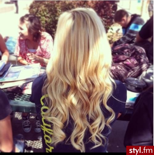 Blond Rozpuszczone Kręcone Na co dzień Długie Fryzury