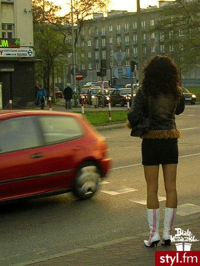 Hit białych kozaczków trwa!!!! hahaha;) - Moda uliczna Inne Moda