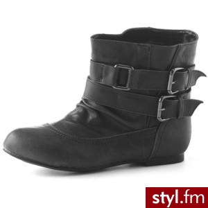 Black buckle flat ankle boots - Dorothy Perkins - Polyvore. Pobrano ze strony: http://www.polyvore.com/cgi/thing?id=26449443 - Pozostałe Buty Moda