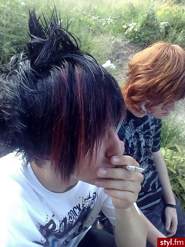 wuosyy xp. eee... ja - EMO Alternatywne Średnie Fryzury