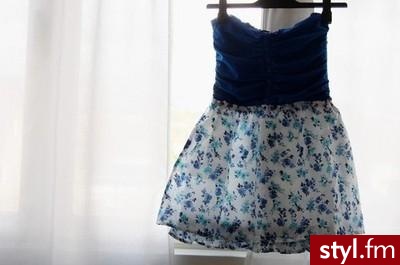 Sukienki Moda